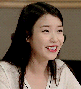 웃는게 귀여운 아이유 | 인스티즈