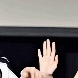 의외로 손이 되게 큰 여돌 | 인스티즈