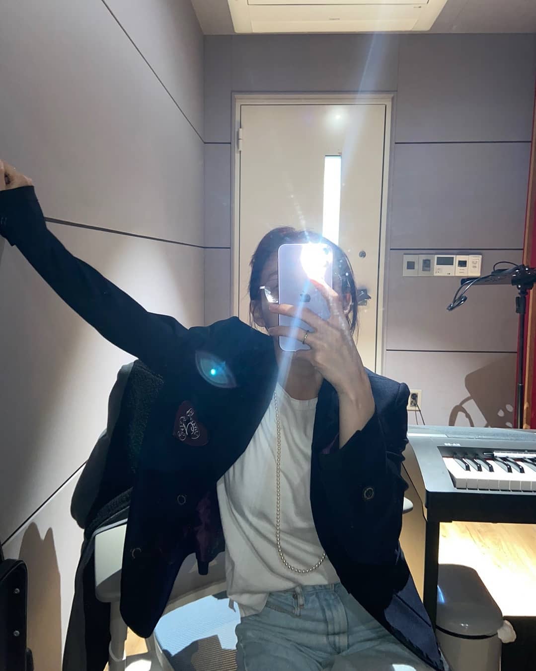 트와이스 나연 : 손이 진짜 너무 크지 않나...실감해보기.jpgif | 인스티즈