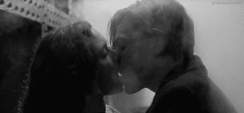 남배우들 키스신 찍을때 습관 있는거 보면 재밌지 않냐 | 인스티즈