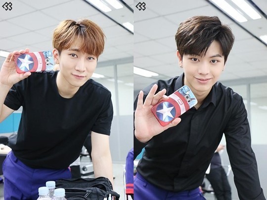 손 큰 남자연예인들의 실감나는 손크기 비교짤ㄷㄷㄷ.jpg | 인스티즈