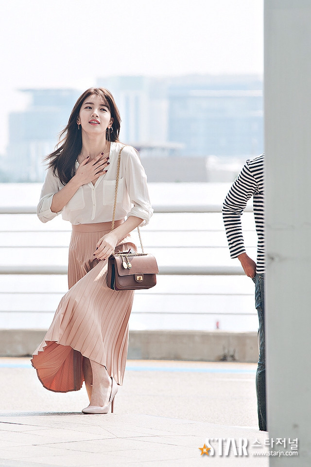 오늘자 복숭아 같은 수지 | 인스티즈