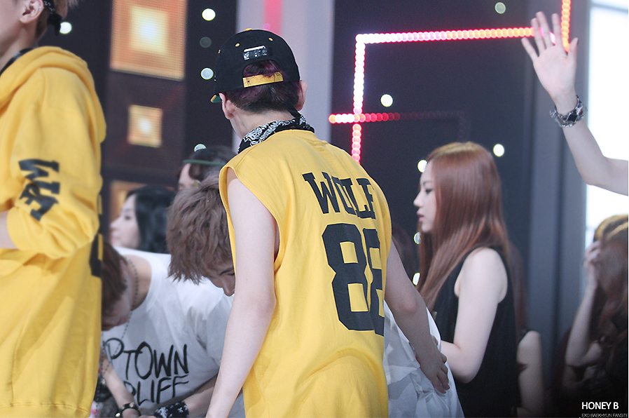 엑소 백현과 방탄소년단 뷔가 친해지는 과정.jpg | 인스티즈