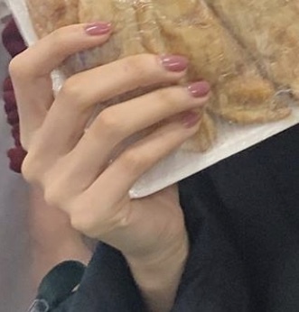 트와이스 나연 : 손이 진짜 너무 크지 않나...실감해보기.jpgif | 인스티즈