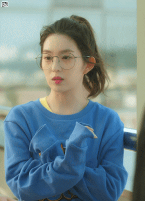 웹드라마에서 안경 쓴 아이린.gif | 인스티즈