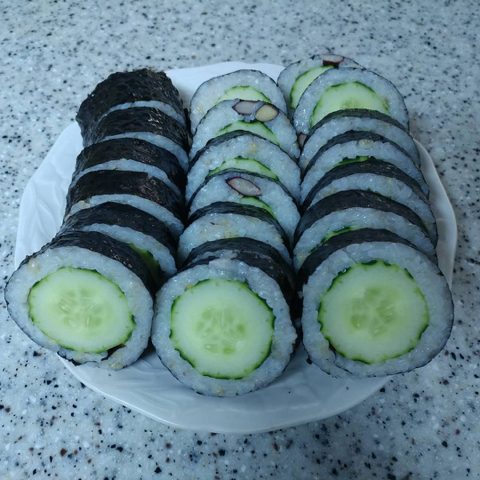 쌈장 찍어먹는 통오이 김밥 | 인스티즈
