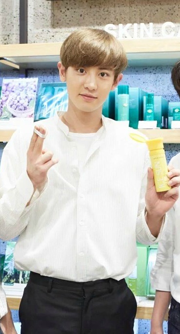 손 큰 남자연예인들의 실감나는 손크기 비교짤ㄷㄷㄷ.jpg | 인스티즈