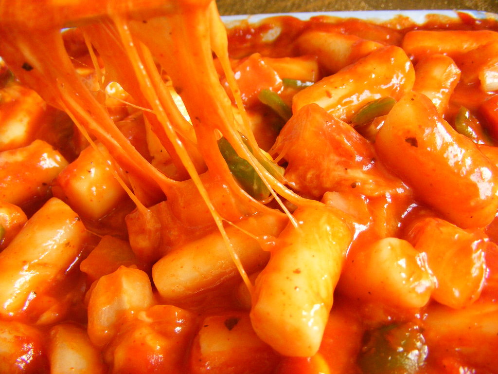 국물많은 떡볶이 vs 찐득한 떡볶이 | 인스티즈