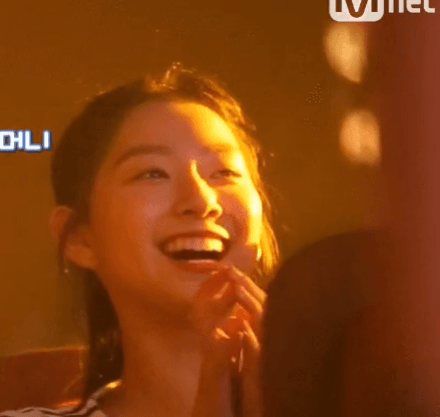 아이즈원 김민주....친 여동생..gif | 인스티즈