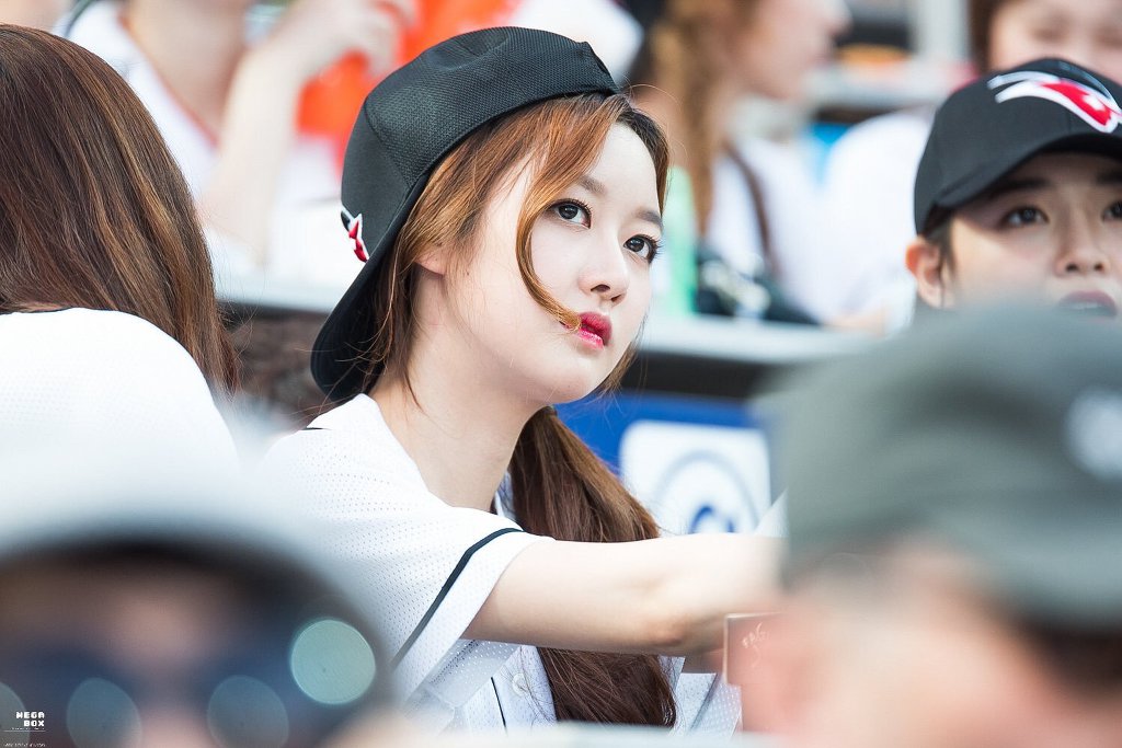 조보아+전혜빈 닯았다고 언급되는 여자 아이돌.gif | 인스티즈