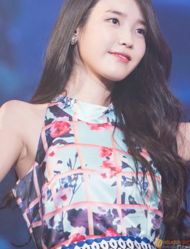 최근 아이유 콘서트 겨드랑이.JPG | 인스티즈