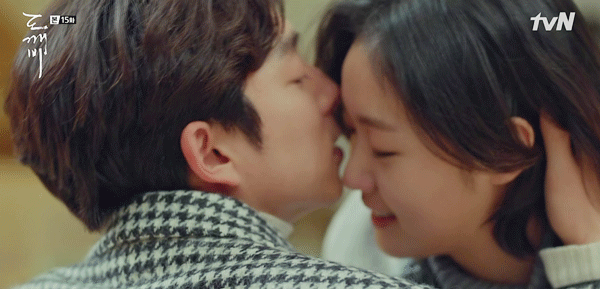 번쩍 안아올리기 키스장인 공유.gif | 인스티즈