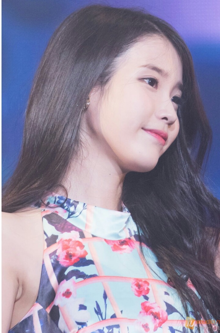 최근 아이유 콘서트 겨드랑이.JPG | 인스티즈