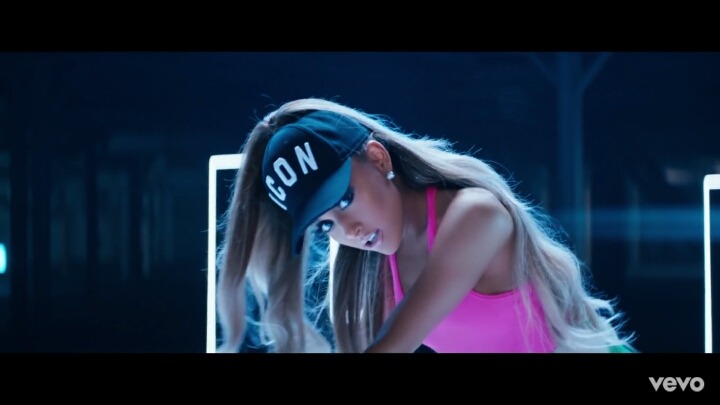 소녀시대 효연의 아리아나 그란데 무대 의상과 헤어 스타일 표절 의혹 | 인스티즈