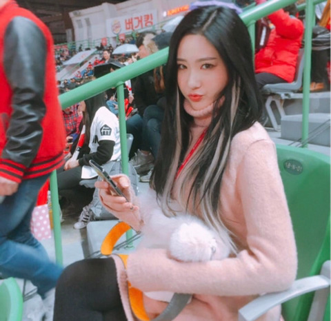 분위기 묘하고 섹시하고 이쁜 치어리더 .jpg | 인스티즈