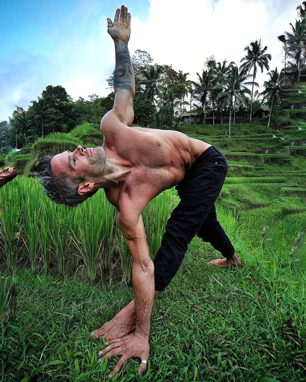 요가하는 남자 요기(yogi) | 인스티즈