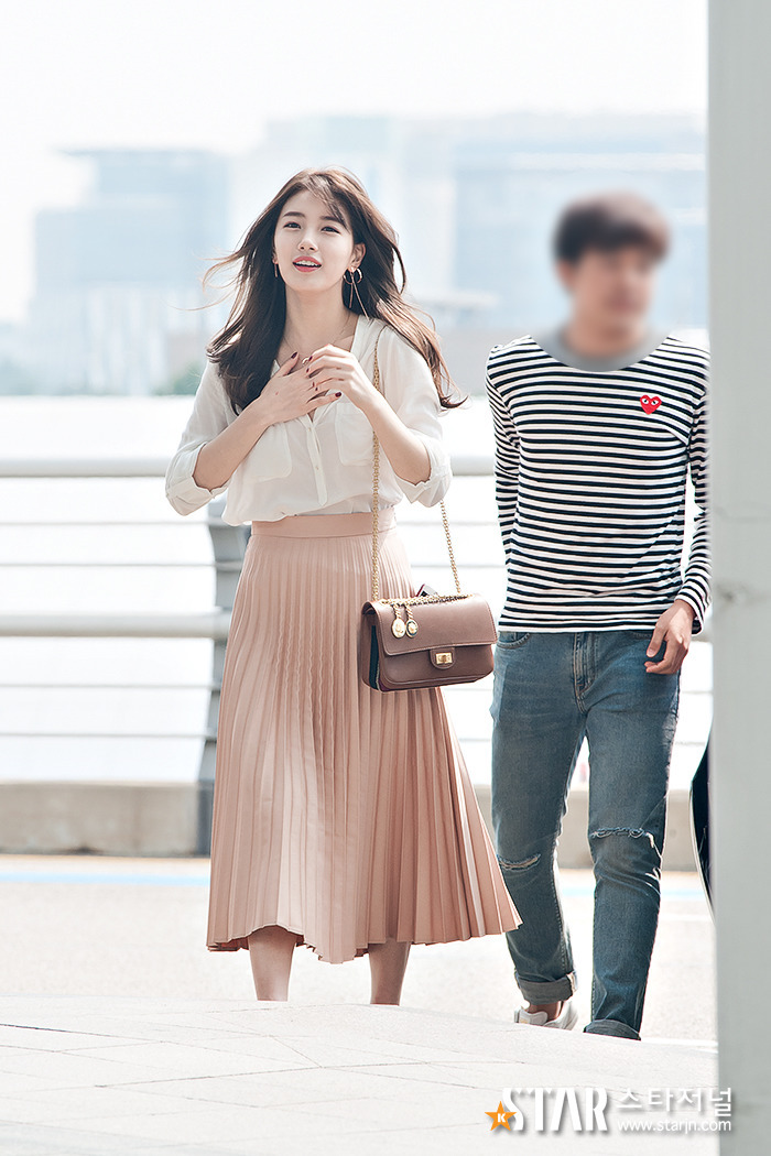 오늘자 복숭아 같은 수지 | 인스티즈