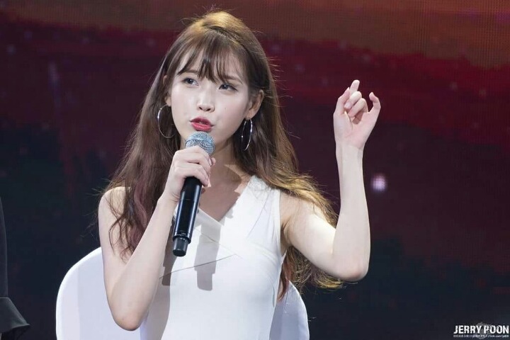 최근 아이유 콘서트 겨드랑이.JPG | 인스티즈