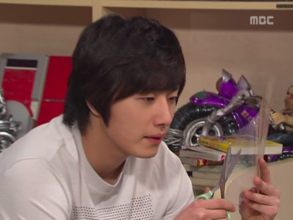 [거침없이하이킥] 민호보다 더 크게 다쳤는데 사람들이 몰라줘서 억울한 윤호.jpg | 인스티즈