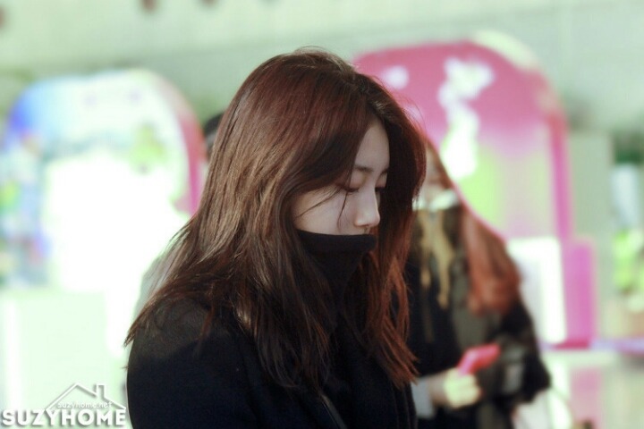 얼굴이 잘 붓는다는 수지 부은얼굴.jpg | 인스티즈