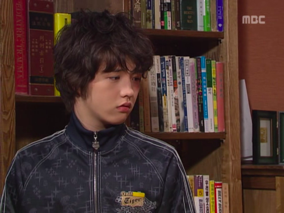 [거침없이하이킥] 민호보다 더 크게 다쳤는데 사람들이 몰라줘서 억울한 윤호.jpg | 인스티즈