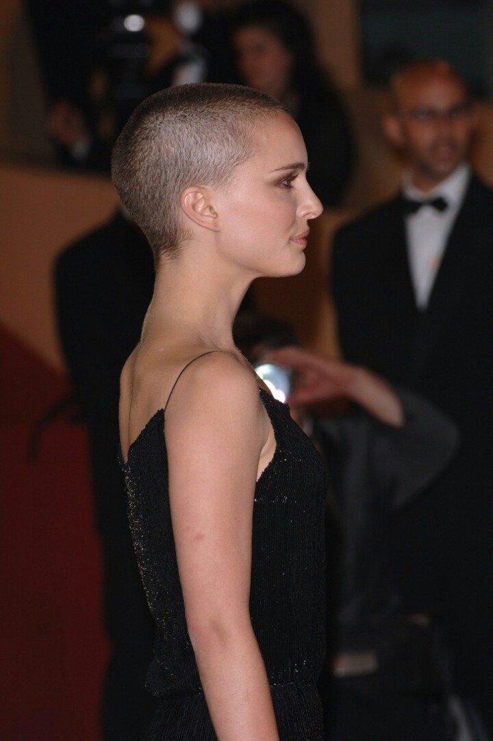 개인적으로 옆태보스라고 생각하는 여자연예인 두명 | 인스티즈