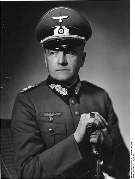  히틀러가 젊은이들을 현혹시키기 위해 만들었던 나치제복.jpg | 인스티즈