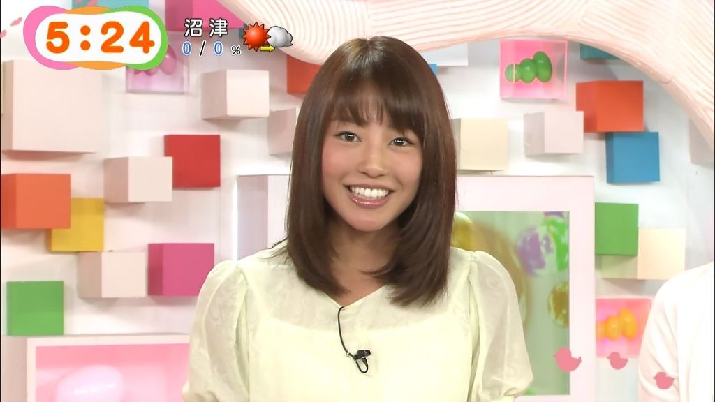 선탠한것처럼 피부톤이 까만 일본 여자아나운서 | 인스티즈