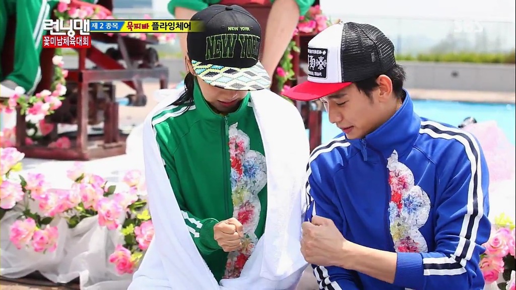 손 큰 남자연예인들의 실감나는 손크기 비교짤ㄷㄷㄷ.jpg | 인스티즈