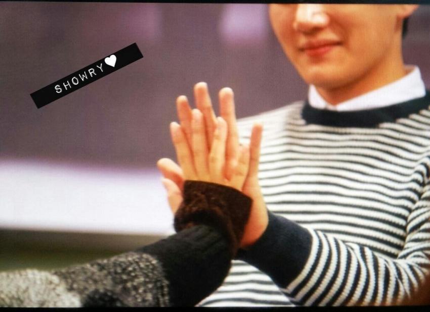 손 큰 남자연예인들의 실감나는 손크기 비교짤ㄷㄷㄷ.jpg | 인스티즈