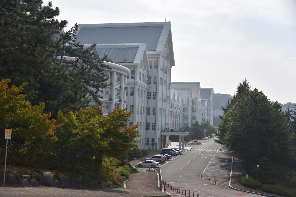 아시아에 있는 대학교 건물중 가장 긴 건물 | 인스티즈