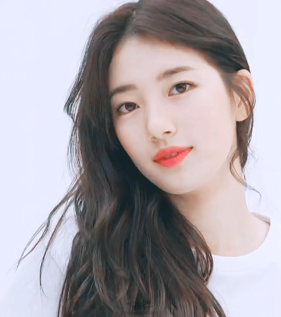 수지의 흰티 청바지 핏 | 인스티즈