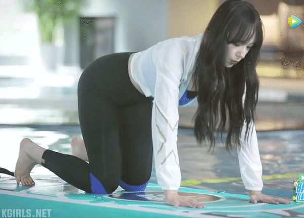수영장에서 레깅스입은 성소 ㄷㄷ.gif | 인스티즈