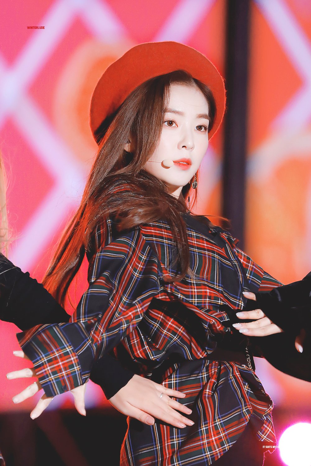 베레모가 잘어울리는 레드벨벳 아이린.jpgif | 인스티즈