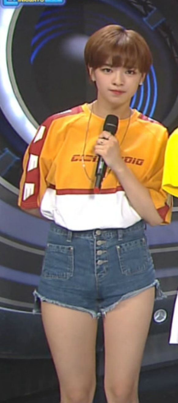 비율이 좋고 다리 라인이 예쁜 트와이스 멤버... 정연 | 인스티즈