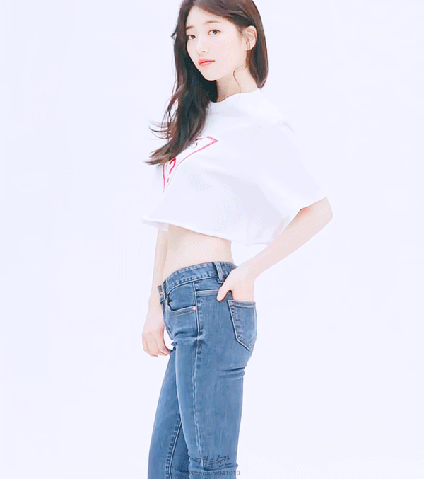 수지의 흰티 청바지 핏 | 인스티즈