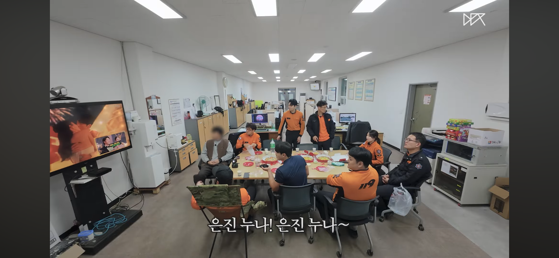 안은진이 상받아서 기뻐하는 덱스 | 인스티즈