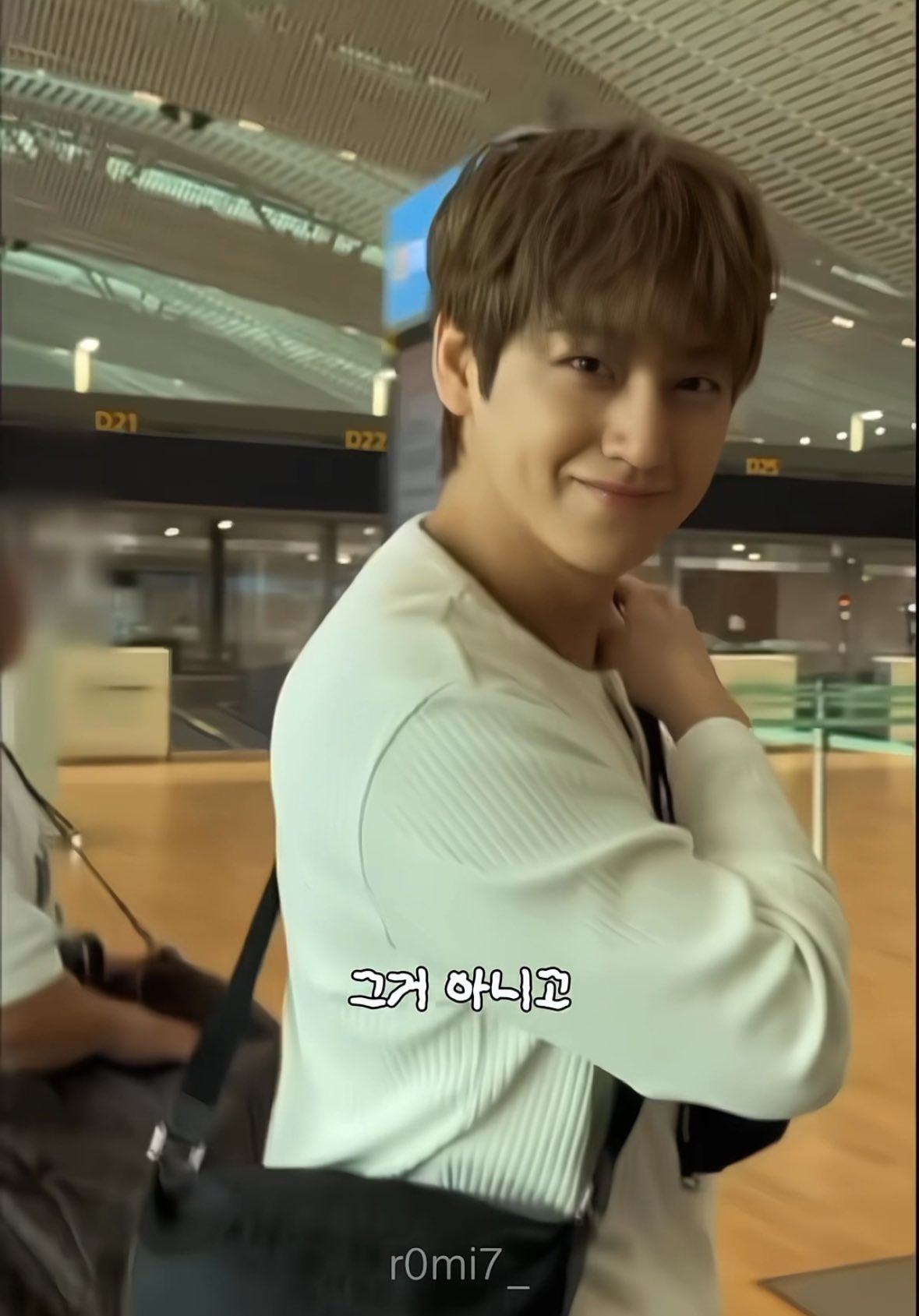 다들 얘 왜 안늙냐고 신기해하는 김범 최근 모습.x | 인스티즈