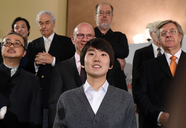 [조성진] 옷 하나 사서 곱게 쓰고 오래 입는 듯한 성진쓰 | 인스티즈