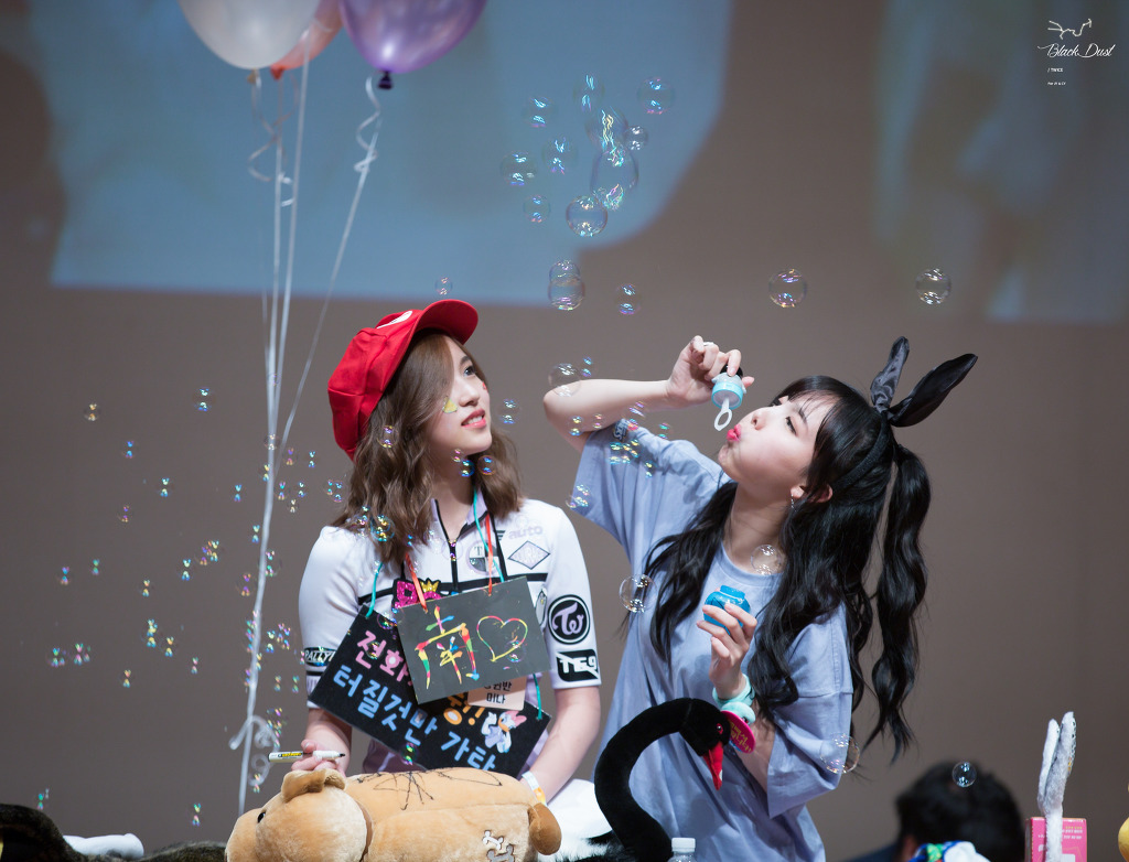 [트와이스] 셀프로 인생샷을 만들려는 나연,미나 | 인스티즈