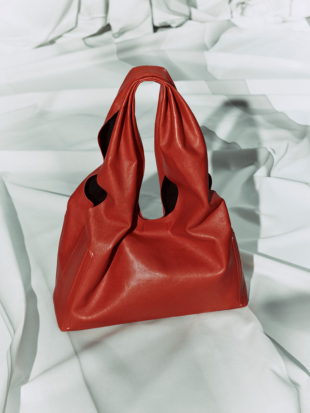 프랑스 명품 메종 마르지엘라가 최근 출시한 박스백 | 인스티즈