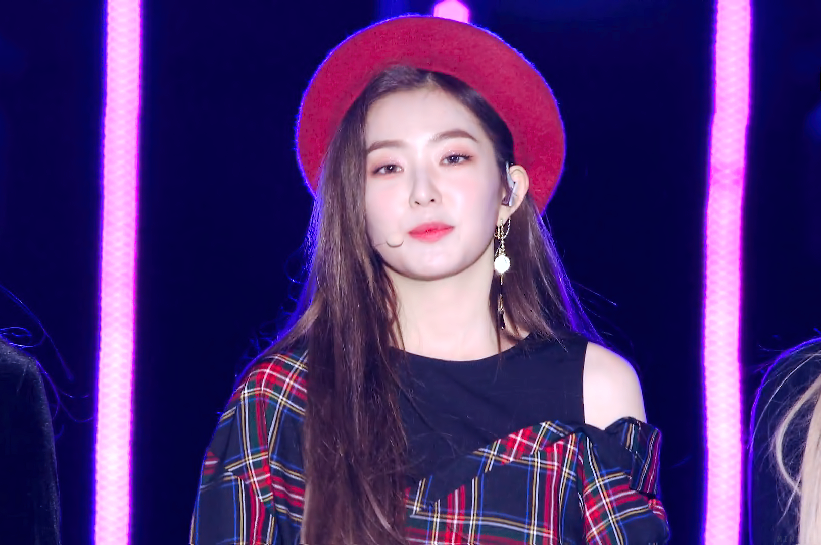 베레모가 잘어울리는 레드벨벳 아이린.jpgif | 인스티즈
