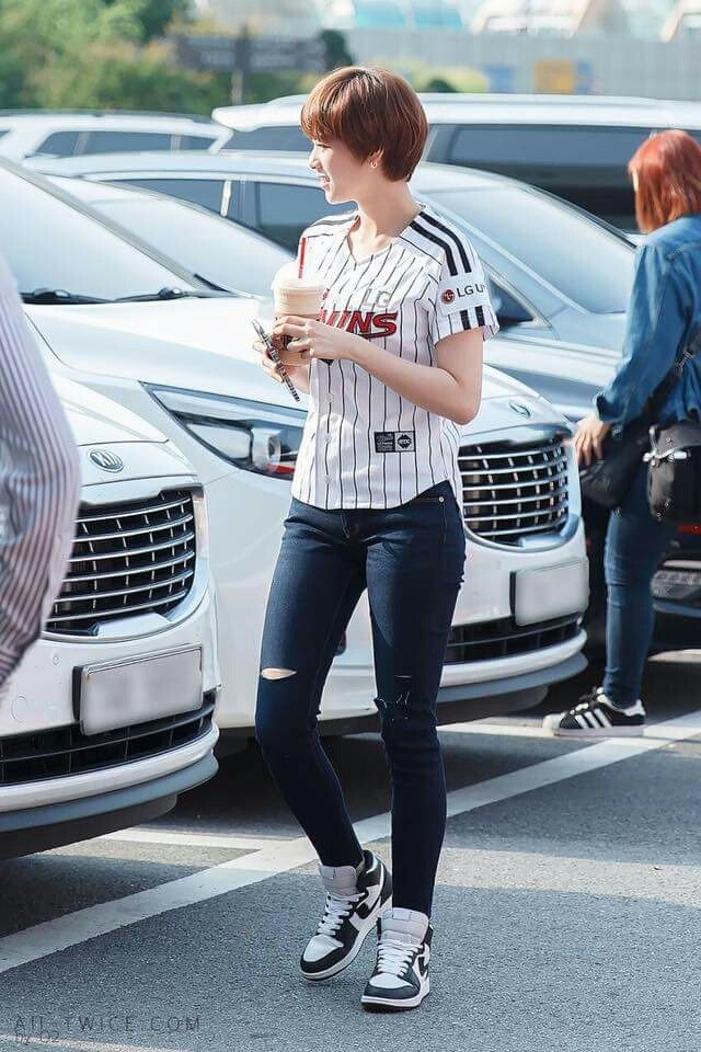 비율이 좋고 다리 라인이 예쁜 트와이스 멤버... 정연 | 인스티즈
