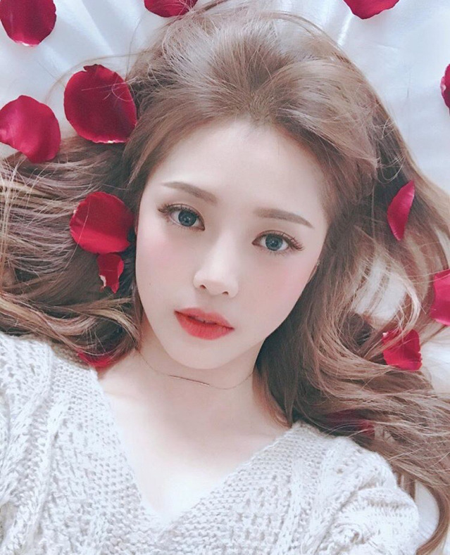 [PONY] 10년 사귄 남자친구가 직접 염색 해준다는 포니 헤어스타일.jpg | 인스티즈