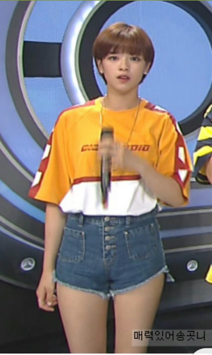 비율이 좋고 다리 라인이 예쁜 트와이스 멤버... 정연 | 인스티즈