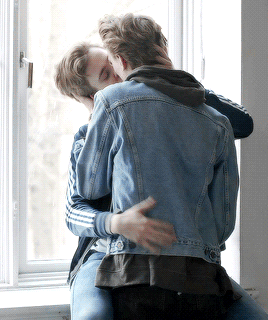시즌3 주인공 떡밥을 1년에 걸쳐 풀어놓은 노르웨이 드라마 SKAM 제작진의 노력.jpgif | 인스티즈
