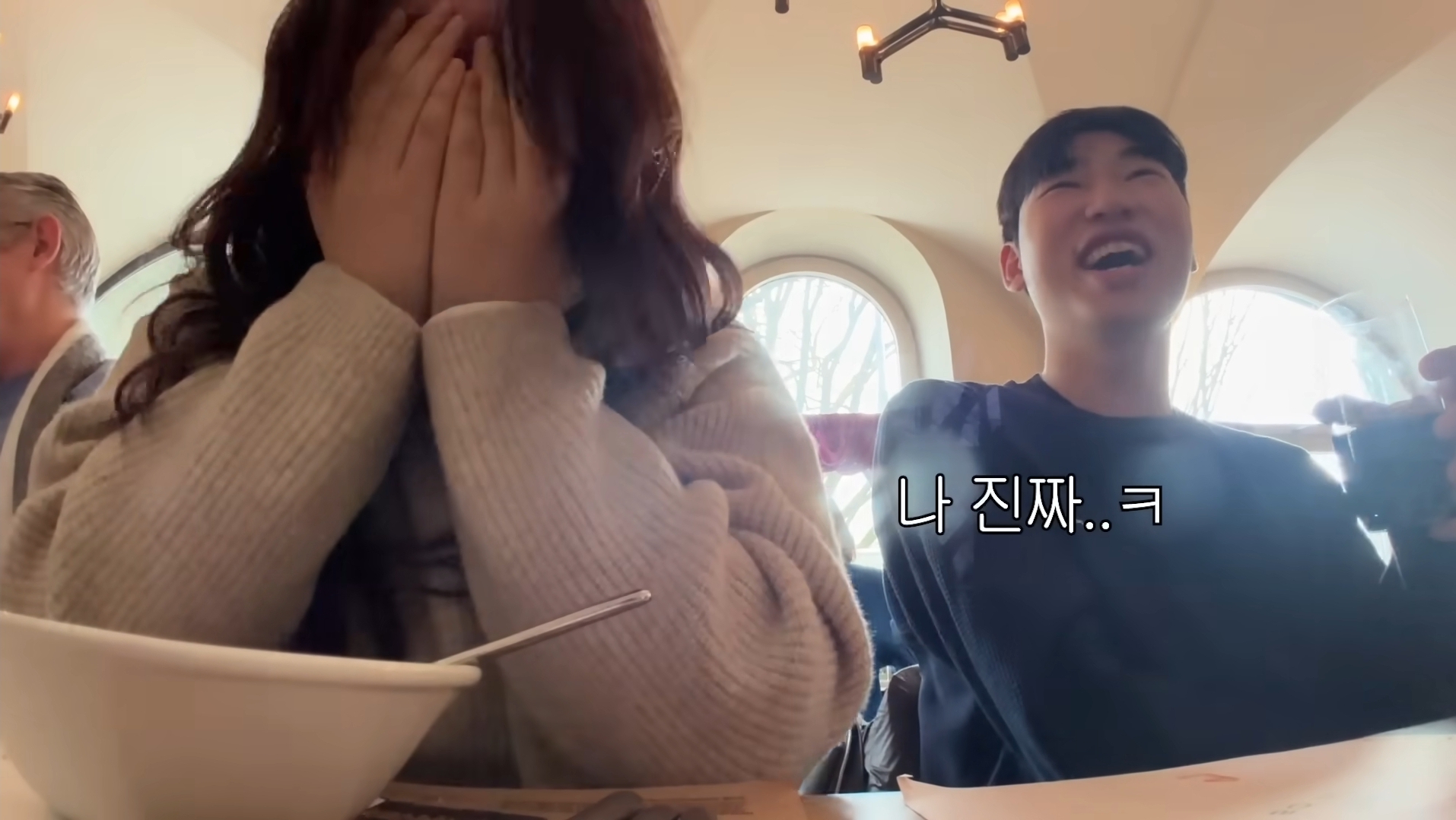 성격이 정반대라 더 웃긴 찰스(ENFP)와 승헌쓰(ISTP) | 인스티즈