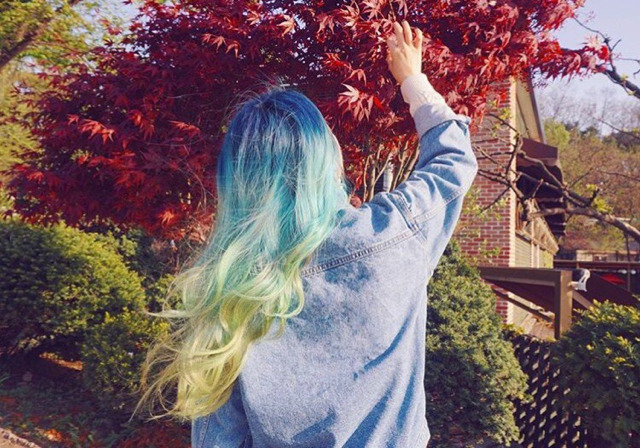 [PONY] 10년 사귄 남자친구가 직접 염색 해준다는 포니 헤어스타일.jpg | 인스티즈