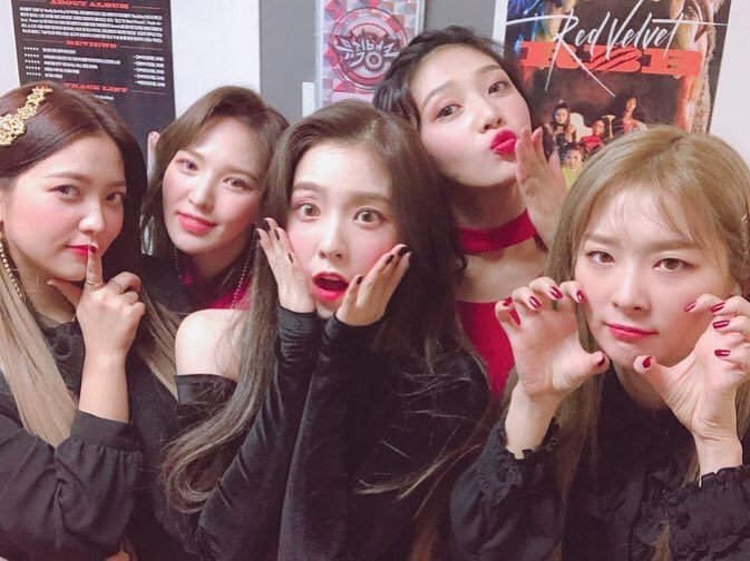 RBB 컴백 첫방 후 레드벨벳 인스타그램 + 오늘 음악중심 의상 | 인스티즈