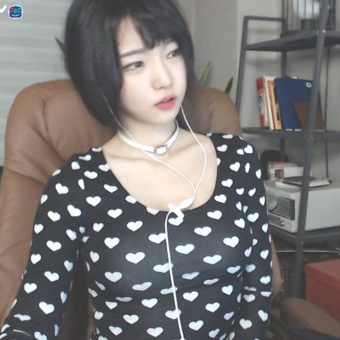 여자 BJ들의 노출 이대로 괜찮은가 #6.GIF | 인스티즈